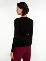 Ριμπ μπλούζα με V μαύρο - Image 2