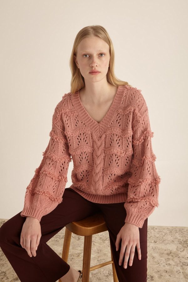 Χαλαρό πλεκτό με  πλεξούδες - Image 1