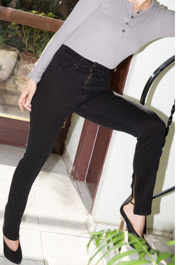 Gaelle Black S/W - Image 1