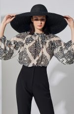 Μπλούζα εμπριμέ με βολάν - Image 4