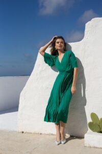 Φόρεμα μίντι με διαφάνεια στα μανίκια πράσινο - Image 3