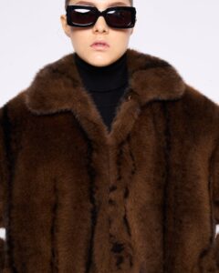 SHORT FAUX FUR COAT - Image 4
