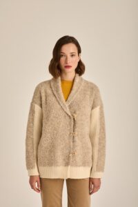Short Duffle Knit Cardigan with fluffy texture - Image 3