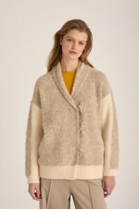Short Duffle Knit Cardigan with fluffy texture - Image 4