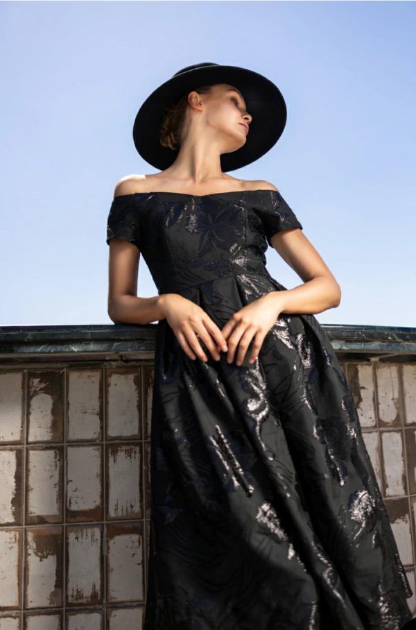 Φόρεμα μπροκαρ με ντεκολτέ σε σχήμα καρδιάς - Image 2