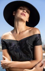 Φόρεμα μπροκαρ με ντεκολτέ σε σχήμα καρδιάς - Image 3