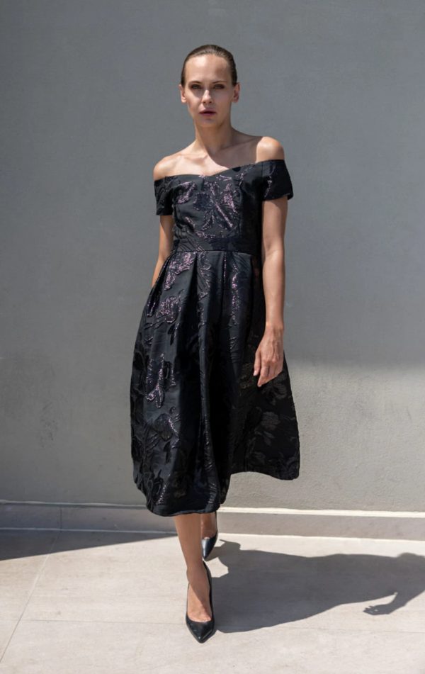 Φόρεμα μπροκαρ με ντεκολτέ σε σχήμα καρδιάς - Image 5