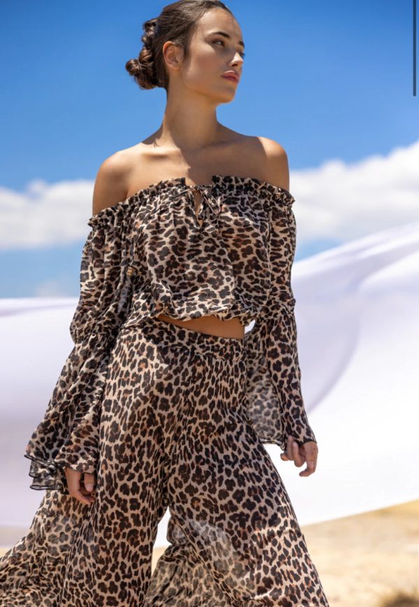 Σετ. Μπλούζα animal print με ακάλυπτους ώμους Με Παντελόνα animal print - Image 7