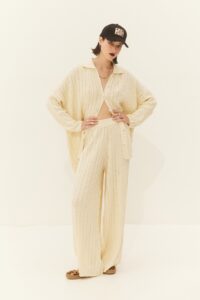 Σετ Olivia Cardigan with Πλεκτή ζακέτα Σχέδιο πλεξούδα με γιακά στο λαιμό Μονόχρωμο γκρι Long length Φαρδύ - boxy fit Κλείσιμο με κουμπιά στο κέντρο εμπρός - Image 2