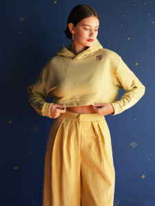 ophelia sweatshirt in butter yellow - Image 3