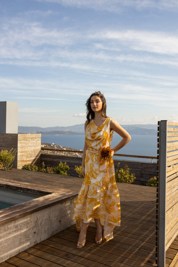 IMG_8383 Φόρεμα με floral μοτίβο και ντραπέ μπούστο κίτρινο - Image 1