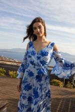 Φόρεμα με floral σχέδια και ιδιαίτερους ώμους γαλάζιο - Image 2