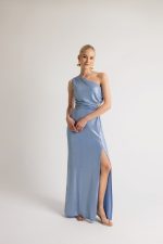 Φόρεμα μονόχρωμο γυαλιστερό ελαστικό με άνοιγμα στη μέση γαλάζιο (boue)