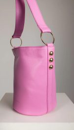 SANDRA BUCKETBAG (hot pink dolaro genuine leather) - Image 2
