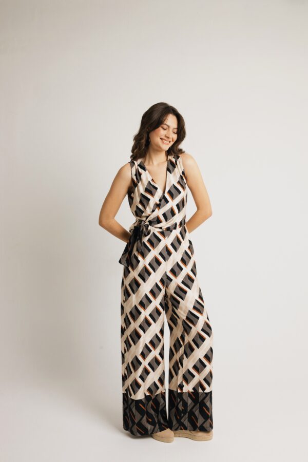 Processed with VSCO with a6 preset Φόρμα ολόσωμη κρουαζέ εμπριμέ - Φόρμα ολόσωμη κρουαζέ εμπριμέ - Κάντε click σε μια εικόνα για μεγέθυνση Φόρμα ολόσωμη κρουαζέ εμπριμέ - Image 1