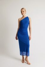Φόρεμα μονόχρωμο ελαστικό τούλι με έναν ώμο μπλε ρουά