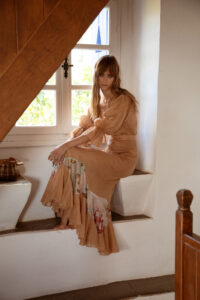UNIQUE SKIRT - Image 4