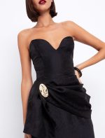 Strapless φόρεμα με μεταλλικό στοιχείο - Image 3