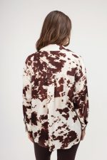 Πουκάμισο μπεζ με animal print σχέδιο - Image 2