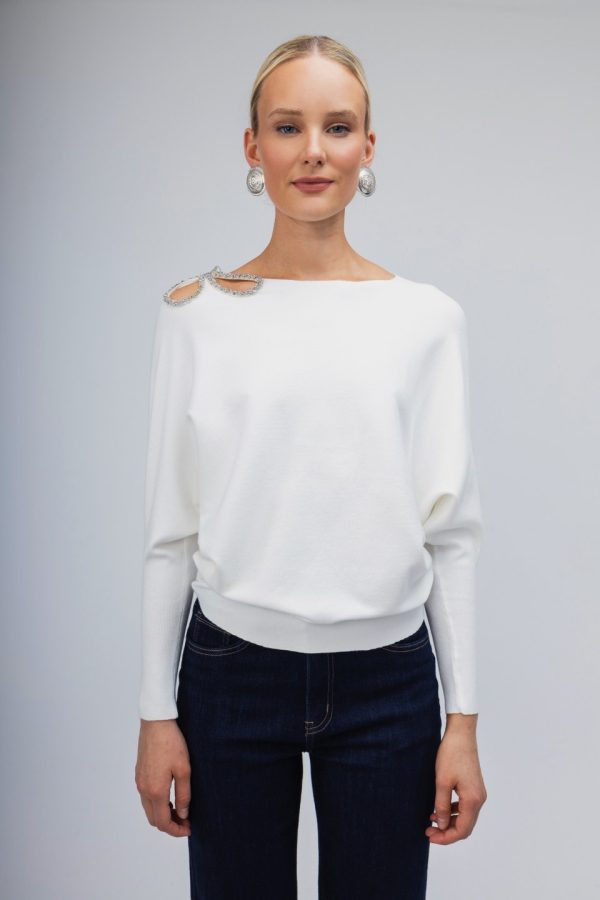 Πουλόβερ ΄λευκό με σχέδιο από strass στον ώμο - Image 3
