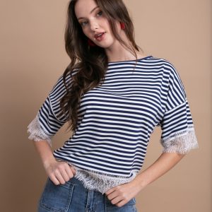 Ριγέ μπλούζα σε μπλε απόχρωση με δαντέλα