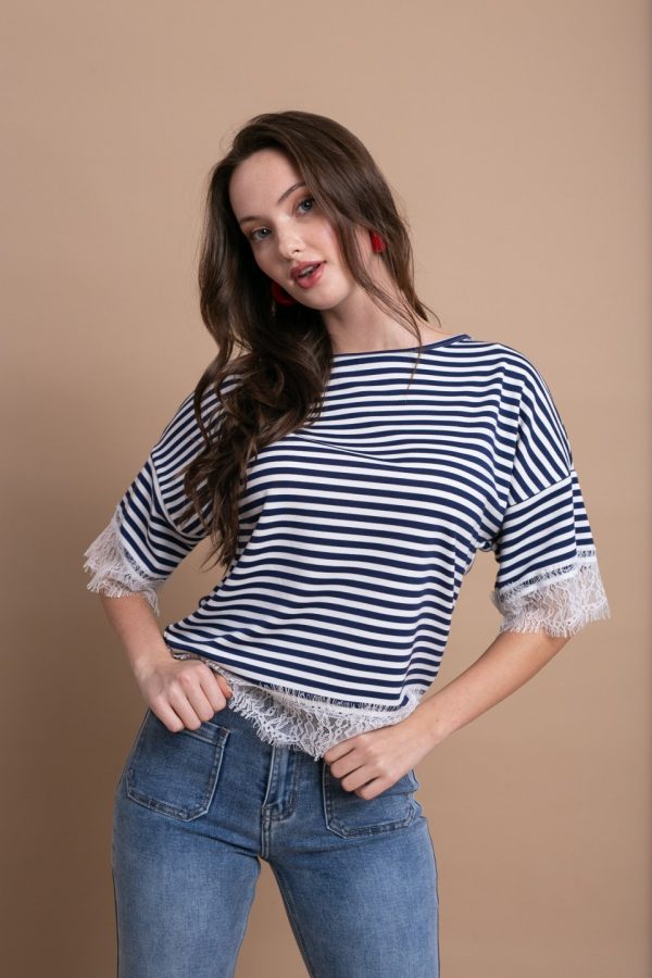 Ριγέ μπλούζα σε μπλε απόχρωση με δαντέλα - Image 1