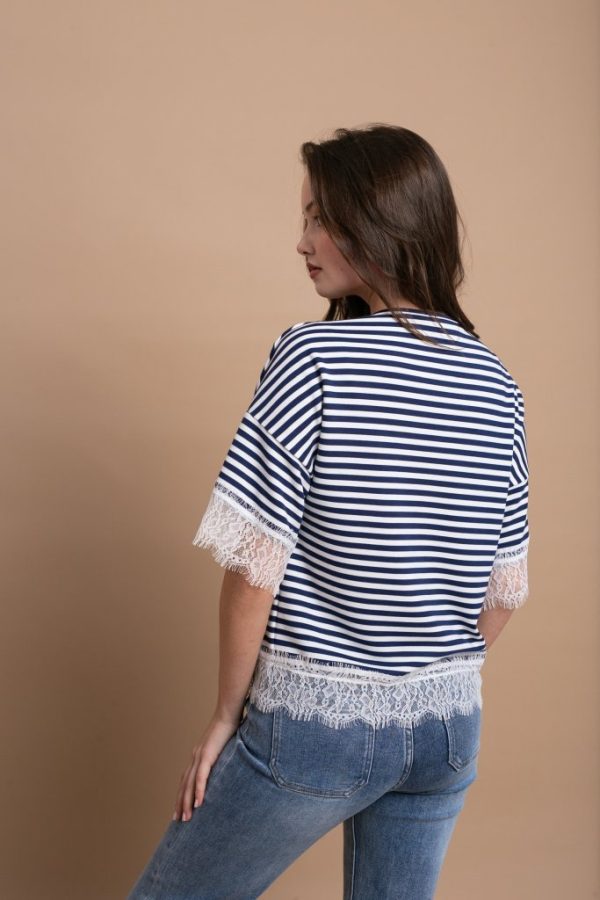 Ριγέ μπλούζα σε μπλε απόχρωση με δαντέλα - Image 3