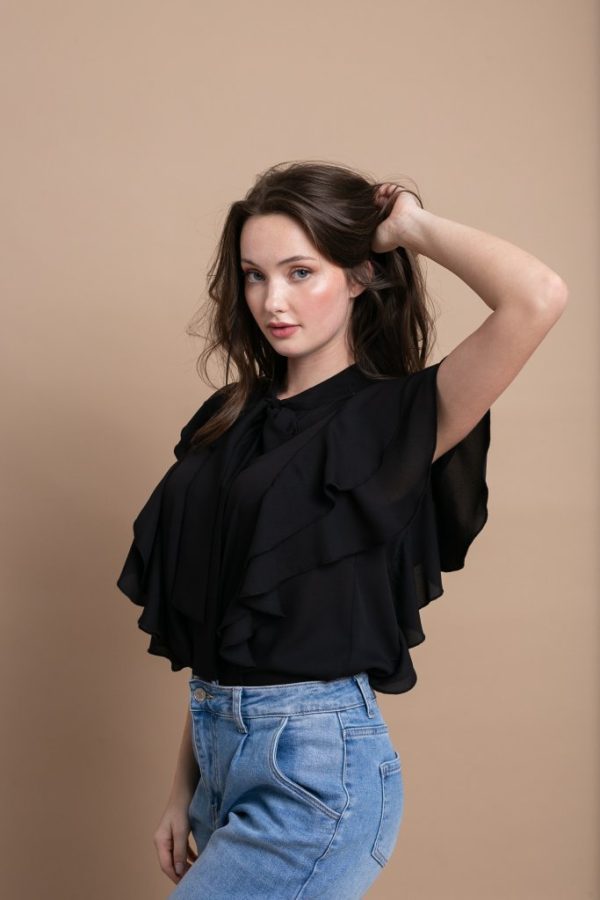 Μαύρο Πουκάμισο με Βολάν & Φιόγκο - Image 1