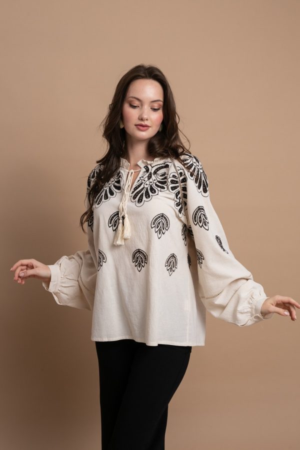 Πουκαμίσα Εκρού με Έθνικ Κέντημα & Κορδόνι στο Λαιμό - Image 1