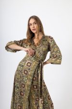 Maxi Κρουαζέ Φόρεμα Λαδί με Γεωμετρικό Print & Άνοιγμα στο Πλάι - Image 3