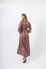 Maxi Κρουαζέ Φόρεμα Σομόν με Γεωμετρικό Print & Άνοιγμα στο Πλάι - Image 2