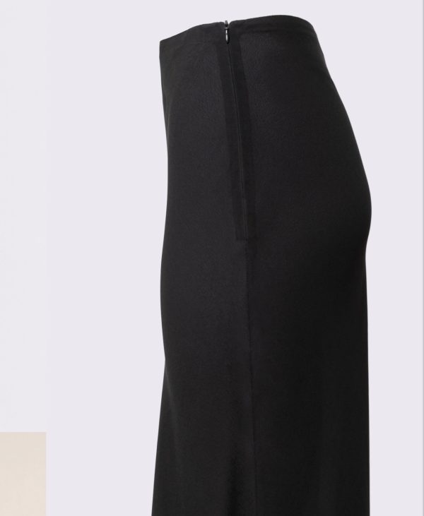 BLACK FLUID MAXI SKIRT - Image 3