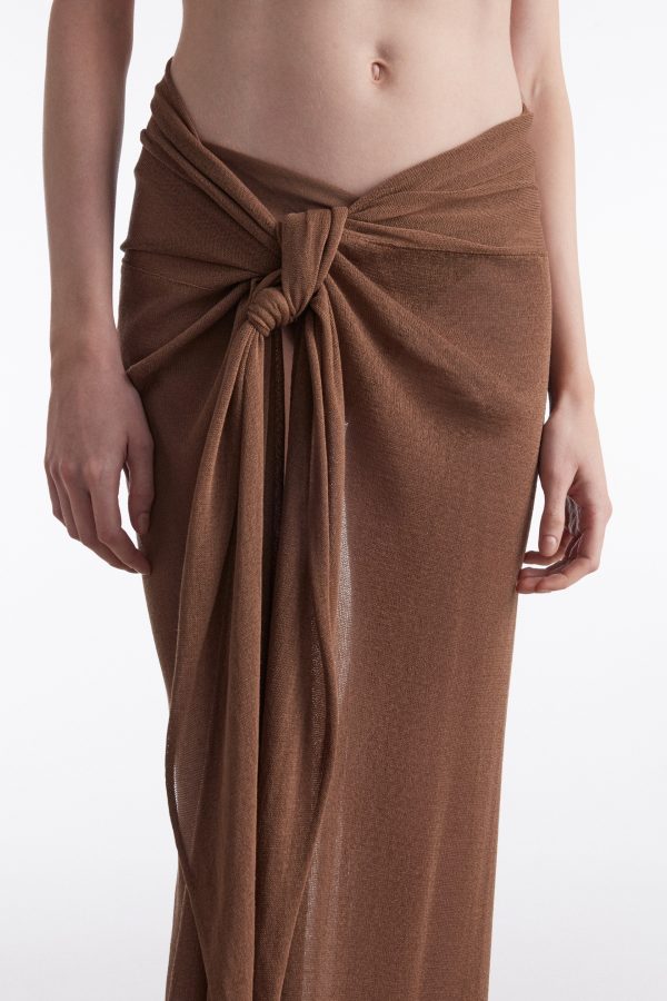 NO.26 KNITTED SARONG BROWN - Image 3